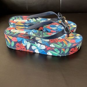 Tommy Bahama Sandals
